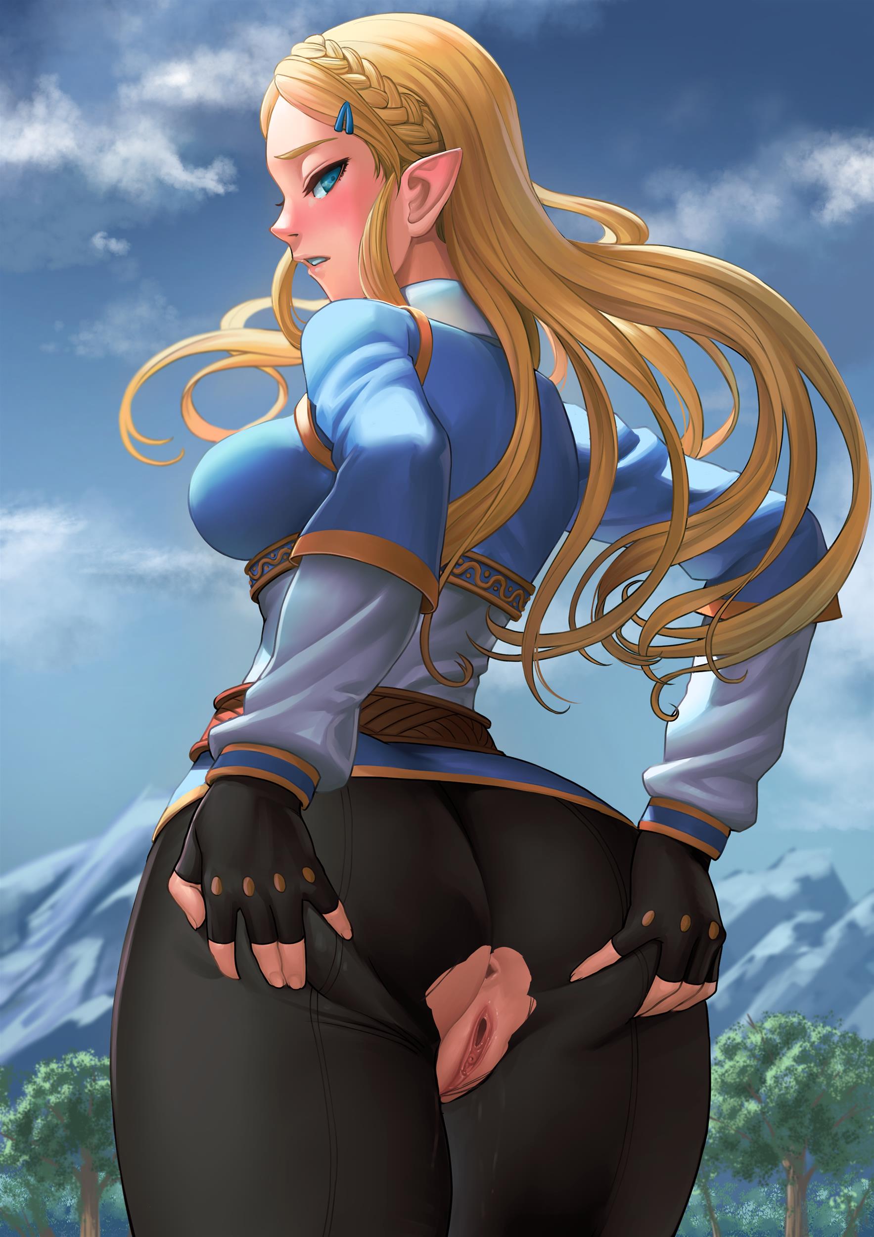 Zelda has a hole in her pants exposing her pussy