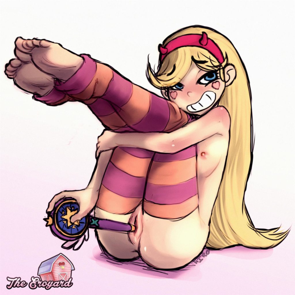 Star inserting her wand in her pussy